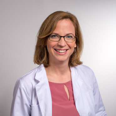 Portrait dermatologist Dr. Julia Laemmerhirt